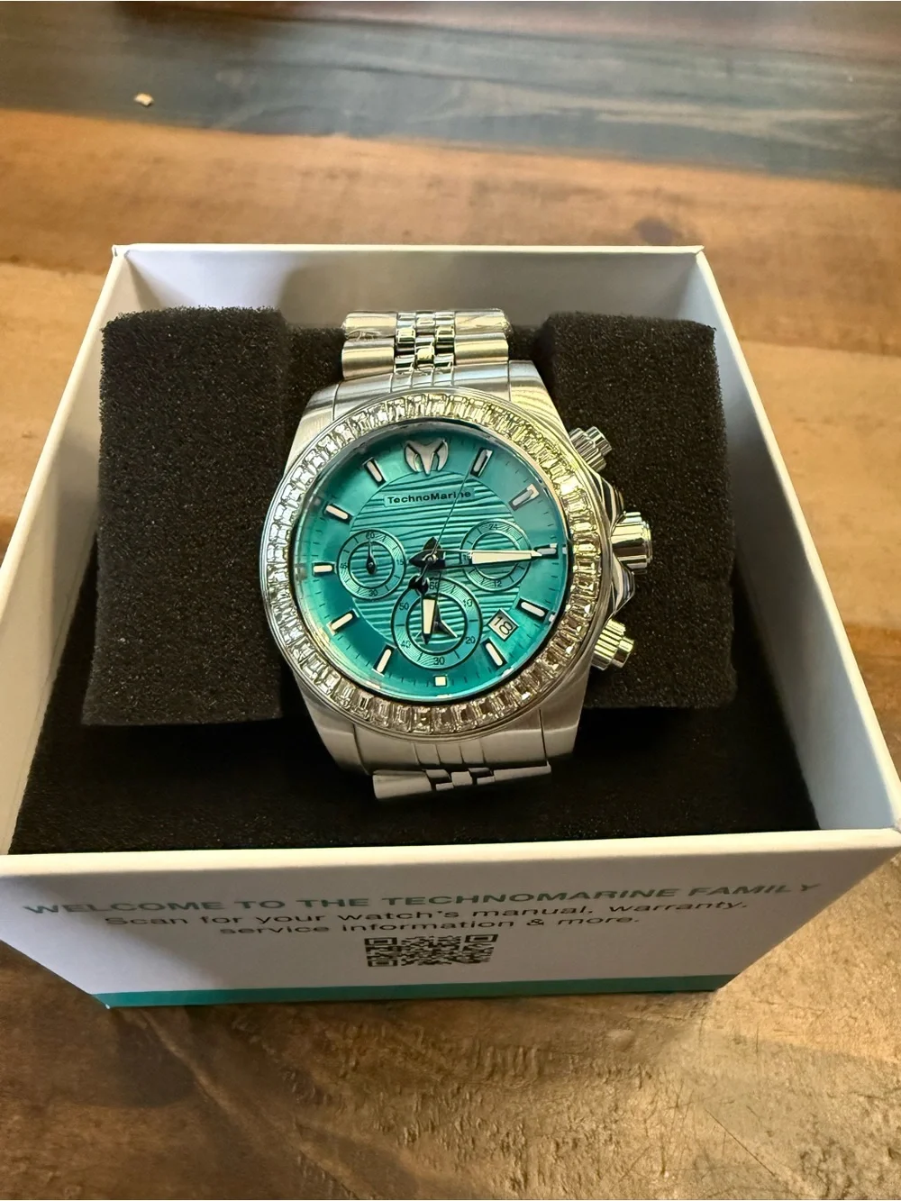 TechnoMarine Manta Ray Chronograph (Model TM-225015), 42mm, 200m